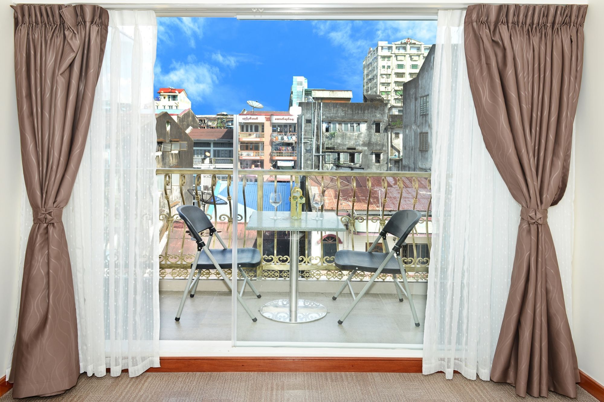 Hotel Bond Yangon Extérieur photo